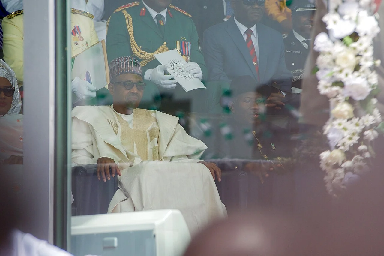 Goodluck Jonathan and Muhammadu Buhari at the inauguration in Abuja, 29 May 2015.